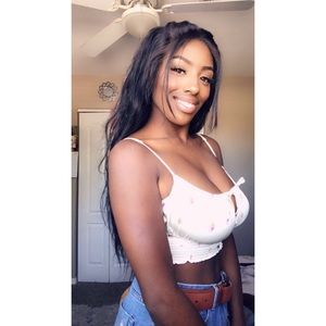 Meet your Posher, Corissa